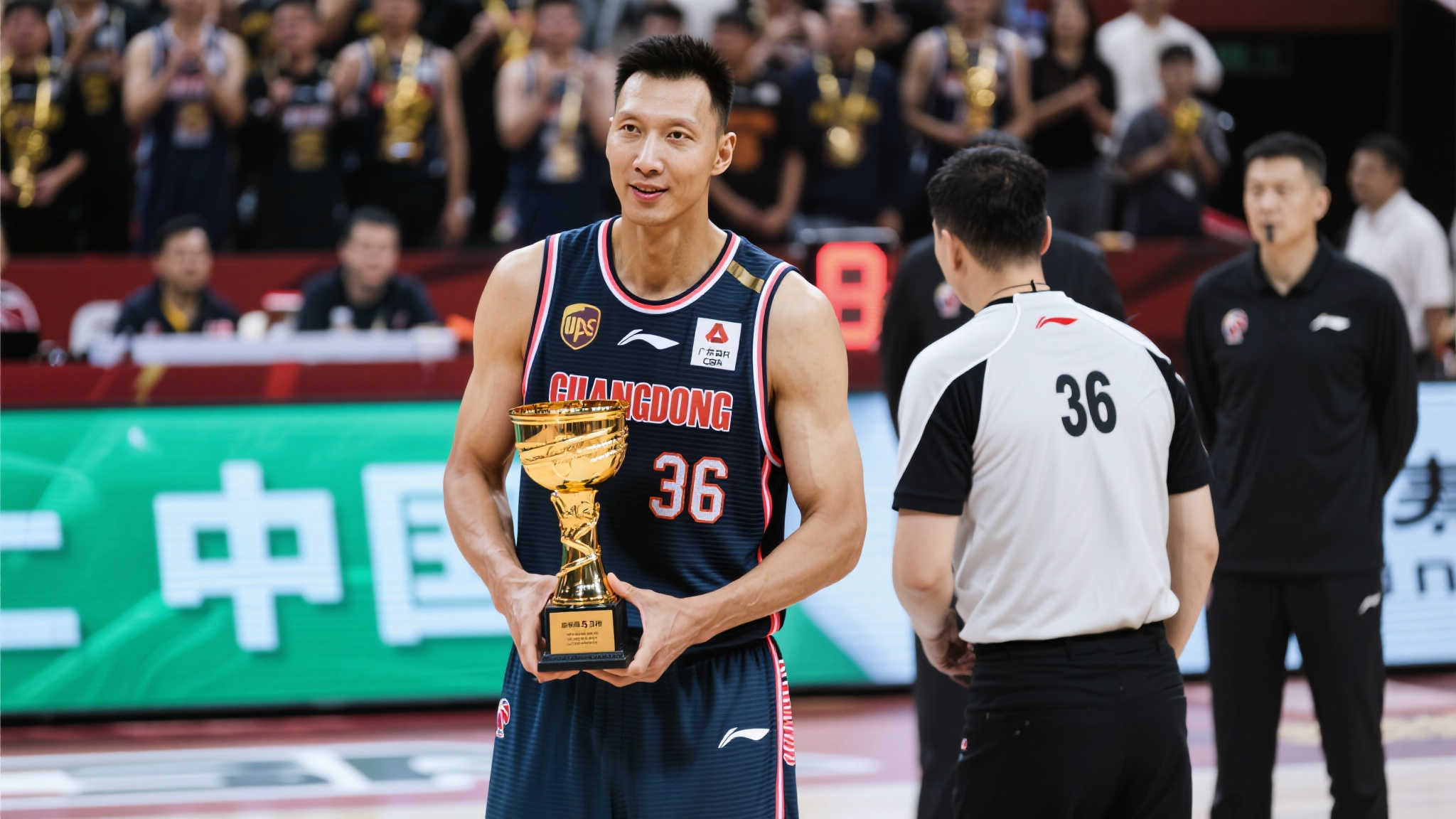 36岁CBA功勋老将退役,助广东5夺冠,新任教练不满后卫表现 36岁CBA功勋老将退役,助广东5夺冠,新任教练不满后卫表现